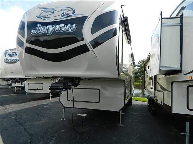 2015 Jayco Pinnacle Photo