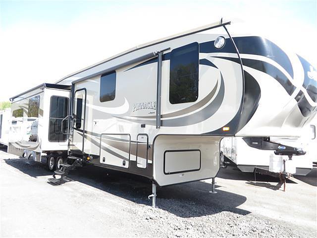 2015 Jayco Pinnacle Photo
