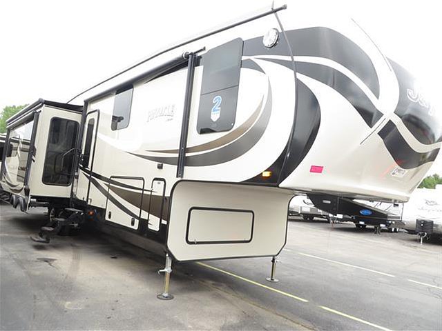 2015 Jayco Pinnacle Photo