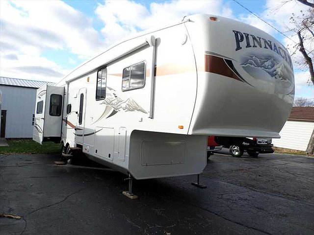 2011 Jayco Pinnacle Photo