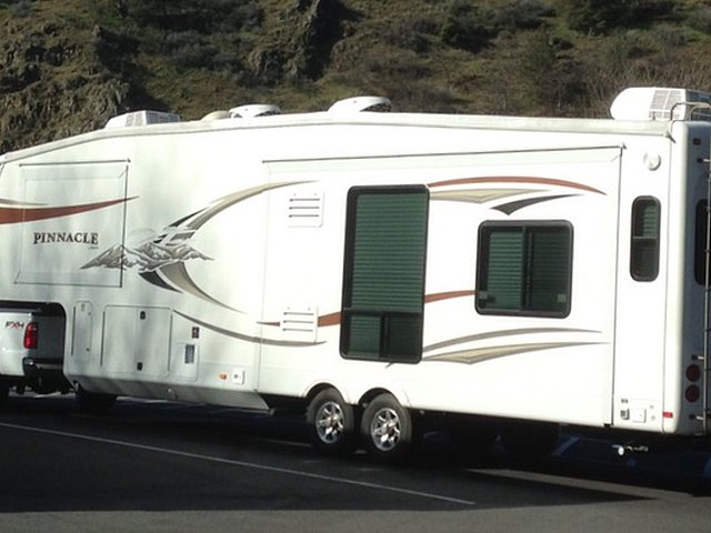 2011 Jayco Pinnacle Photo