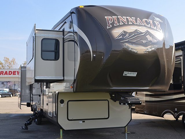 2014 Jayco Pinnacle Photo