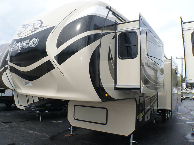 2015 Jayco Pinnacle Photo