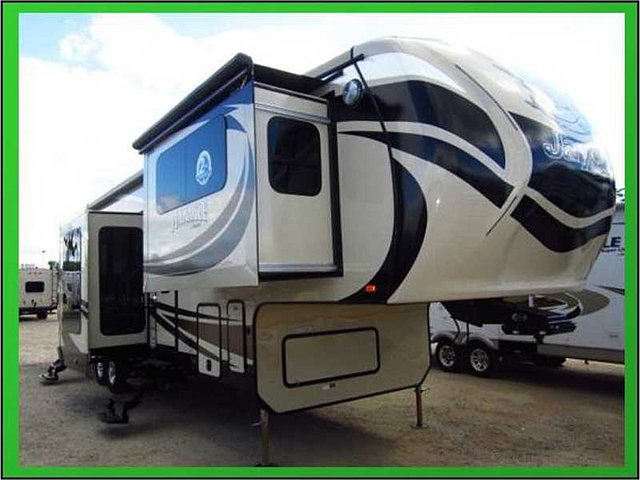 2015 Jayco Pinnacle Photo