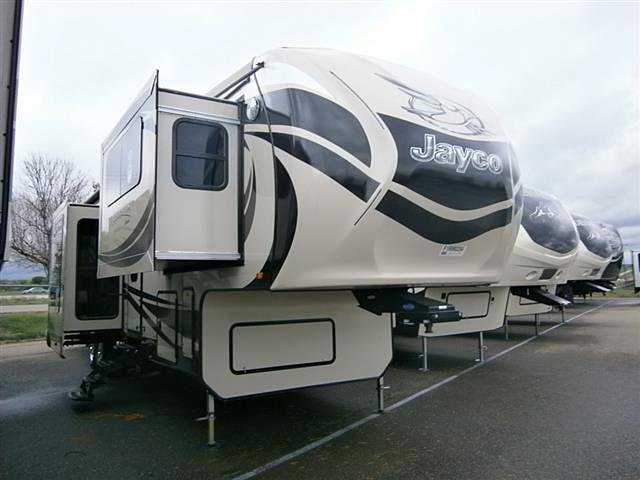 15 Jayco Pinnacle