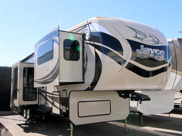 2015 Jayco Pinnacle Photo