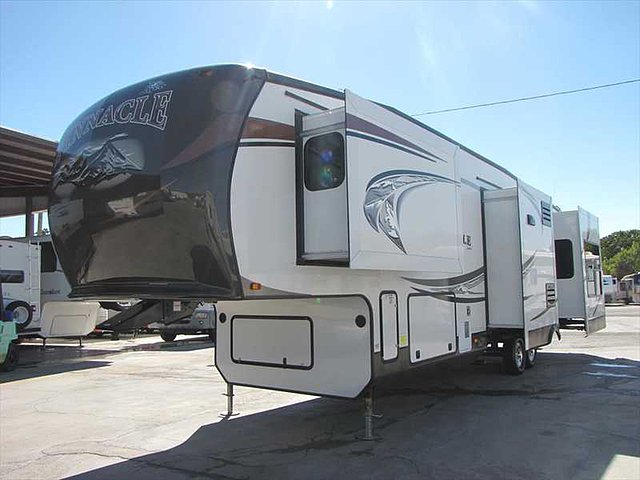 2013 Jayco Pinnacle Photo