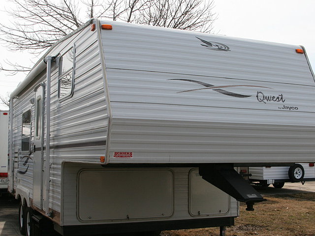 2002 Jayco Qwest Photo