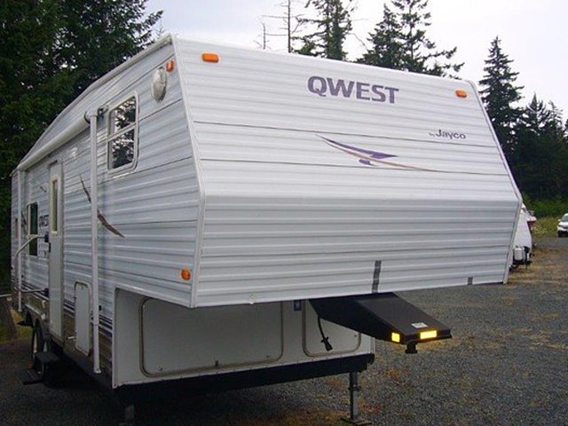 2003 Jayco Qwest Photo