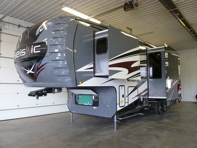 2014 Jayco Seismic Photo