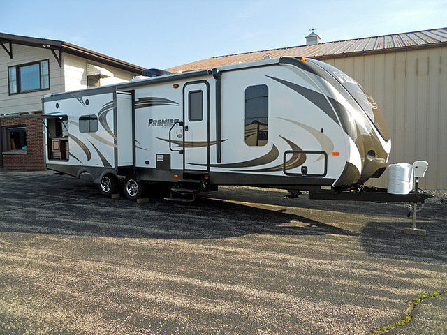2015 Keystone Bullet Premier Photo