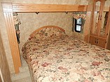 2007 Keystone Challenger Photo #13