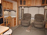 2005 Keystone Challenger Photo #4