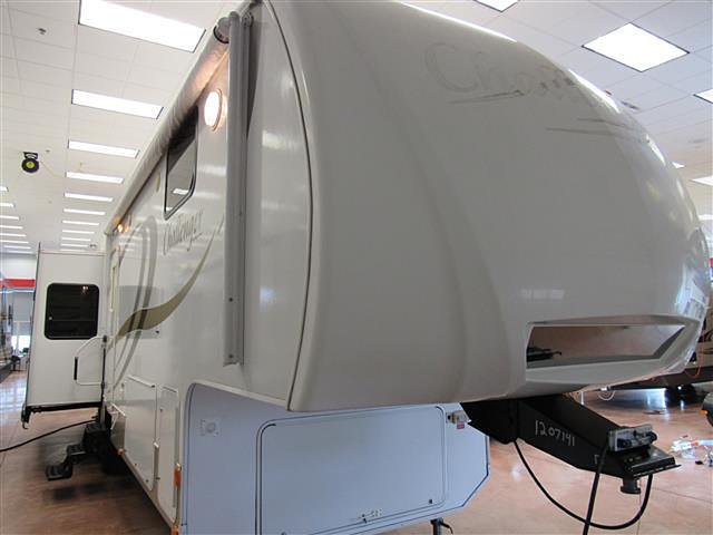 2009 Keystone Challenger Photo