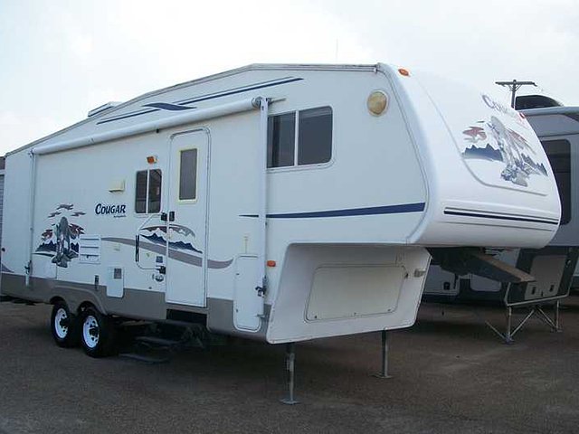 2005 Keystone Cougar Photo