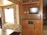 2007 Keystone Cougar Photo #10