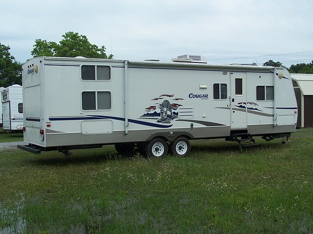 2005 Keystone Cougar Photo