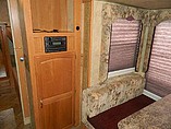2007 Keystone Cougar Photo #31