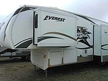 2010 Keystone Everest Photo #2