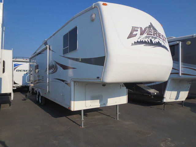 2005 Keystone Everest Photo