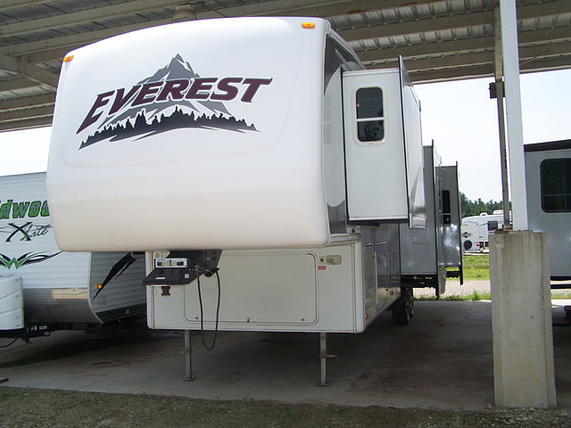 2007 Keystone Everest Photo