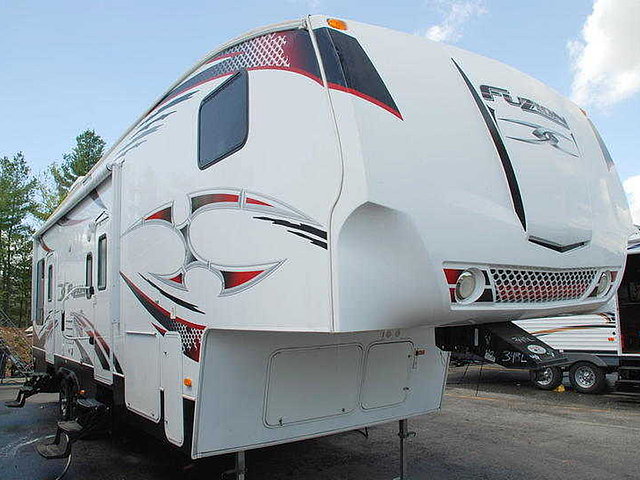 2011 Keystone Fuzion Photo