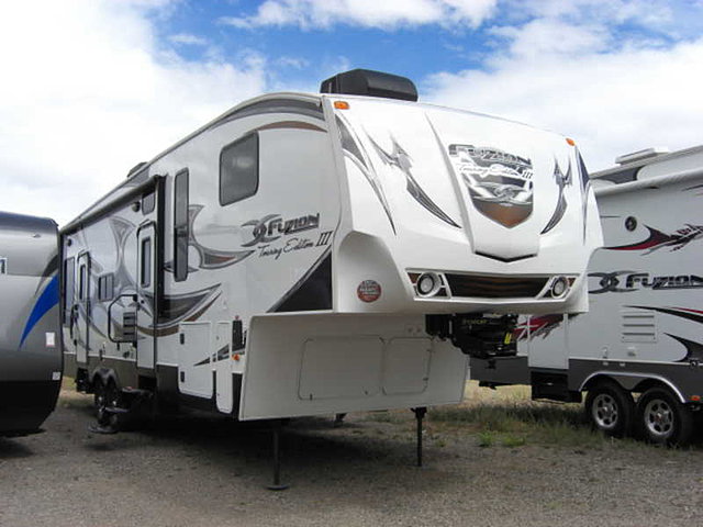 2011 Keystone Fuzion Photo