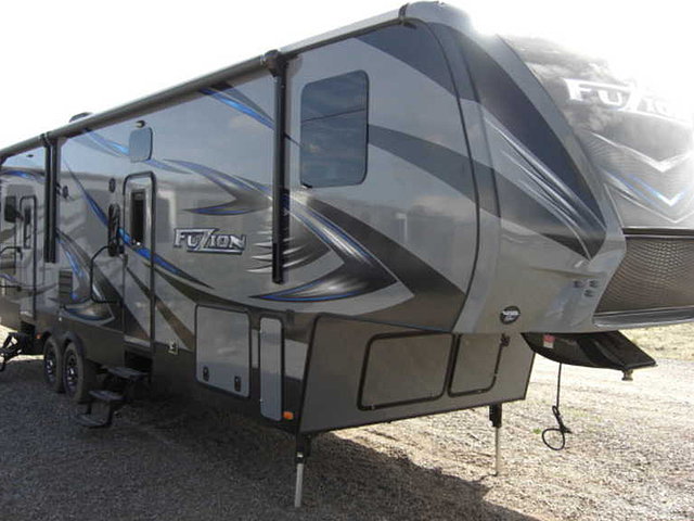 2015 Keystone Fuzion Photo