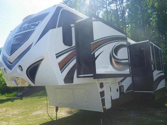 2014 Keystone Fuzion Photo