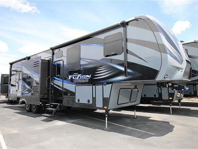 2015 Keystone Fuzion Photo