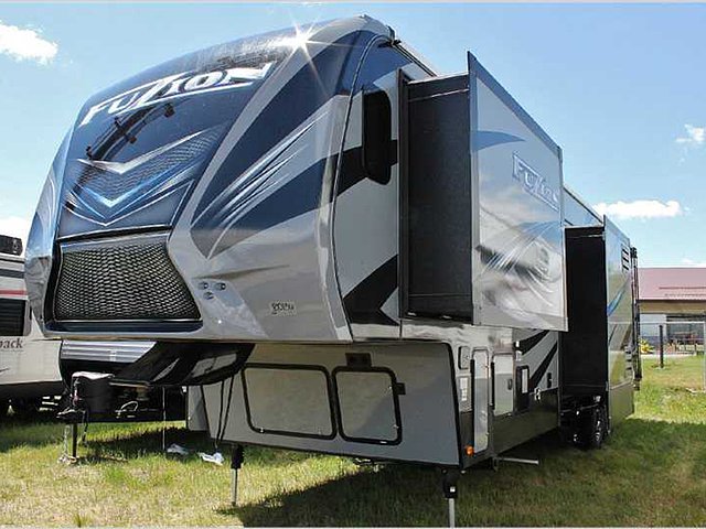 2016 Keystone Fuzion Photo