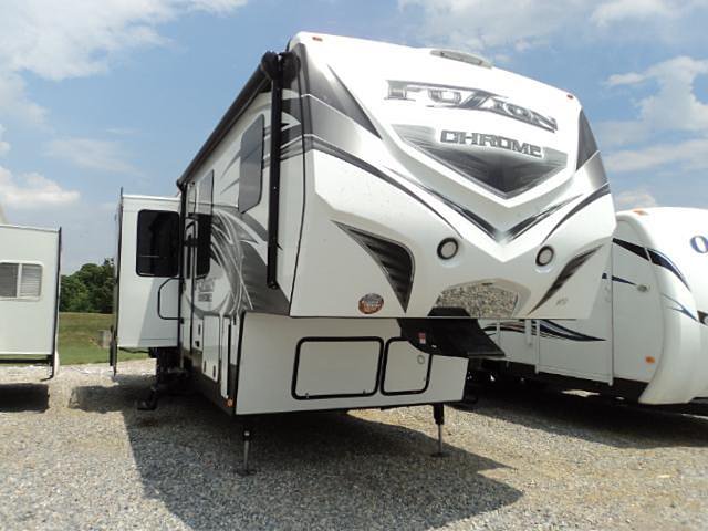 2015 Keystone Fuzion Photo