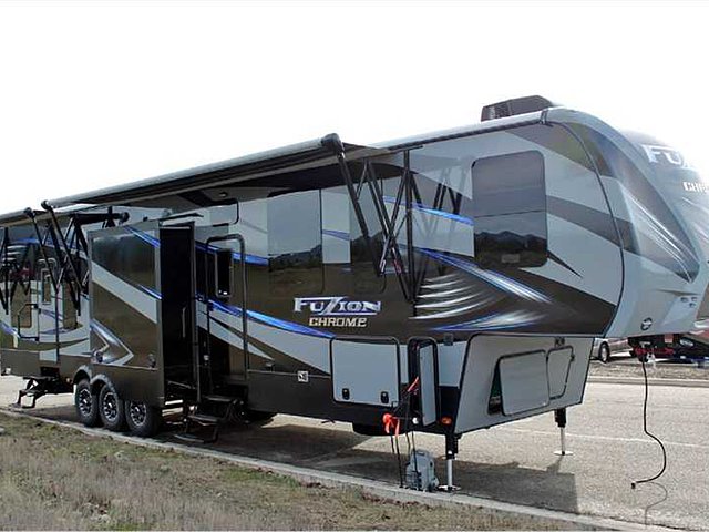 2015 Keystone Fuzion Photo