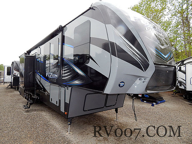 2015 Keystone Fuzion Photo