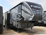 2015 Keystone Fuzion Photo #3