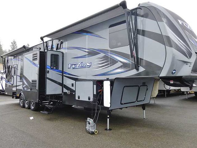 2015 Keystone Fuzion Photo
