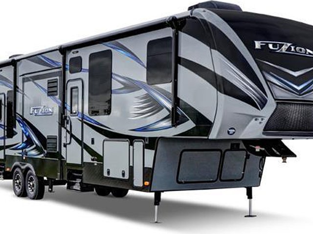2015 Keystone Fuzion Photo