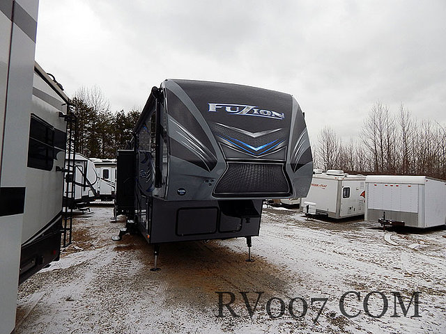 2015 Keystone Fuzion Photo