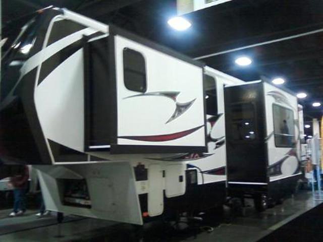 2012 Keystone Fuzion Photo