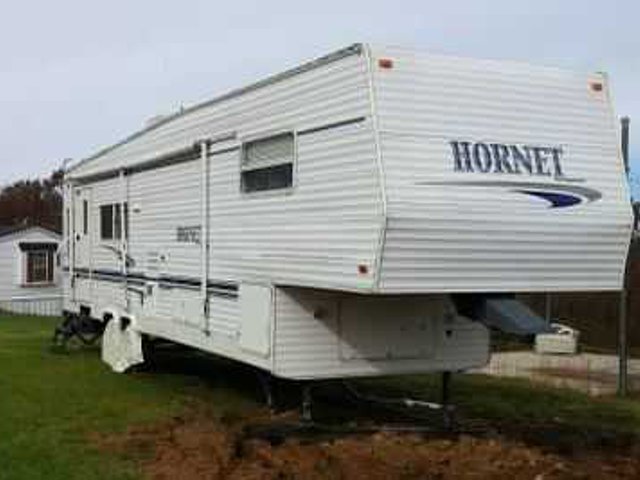 2003 Keystone Hornet Photo