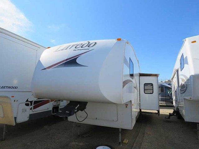 2006 Keystone Laredo Photo