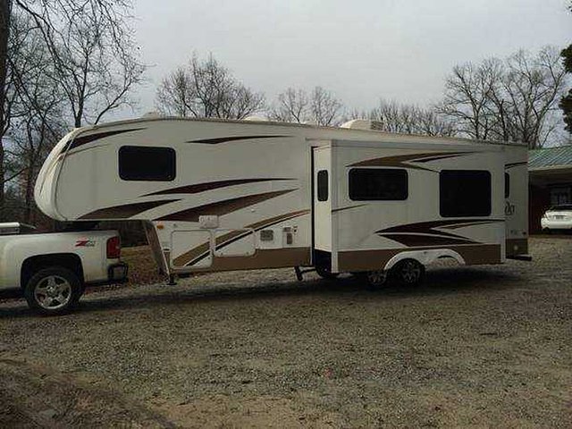 2007 Keystone Laredo Photo