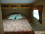 2004 Keystone Laredo Photo #4