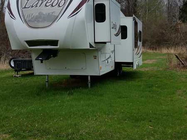 2011 Keystone Laredo Photo