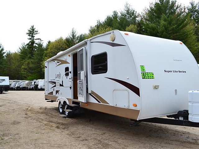 2009 Keystone Laredo Photo