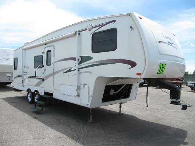 2003 Keystone Laredo Photo