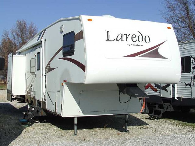 2005 Keystone Laredo Photo