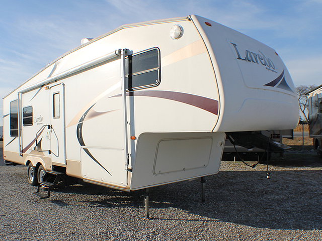 2005 Keystone Laredo Photo