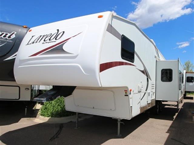 2006 Keystone Laredo Photo