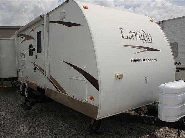 2009 Keystone Laredo Photo